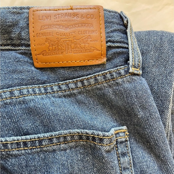 Women’s High Loose Levi’s Jeans‎ Size 31  Wide Leg Y2K 90’s Inspired Medium Wash - Picture 11 of 11